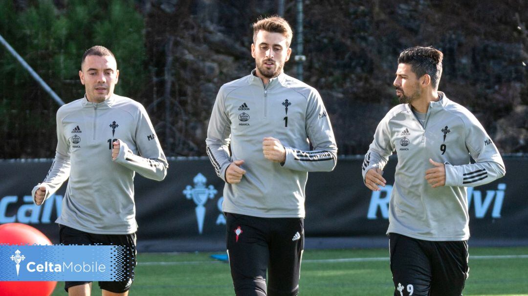 Iván Villar junto a Aspas y Nolito