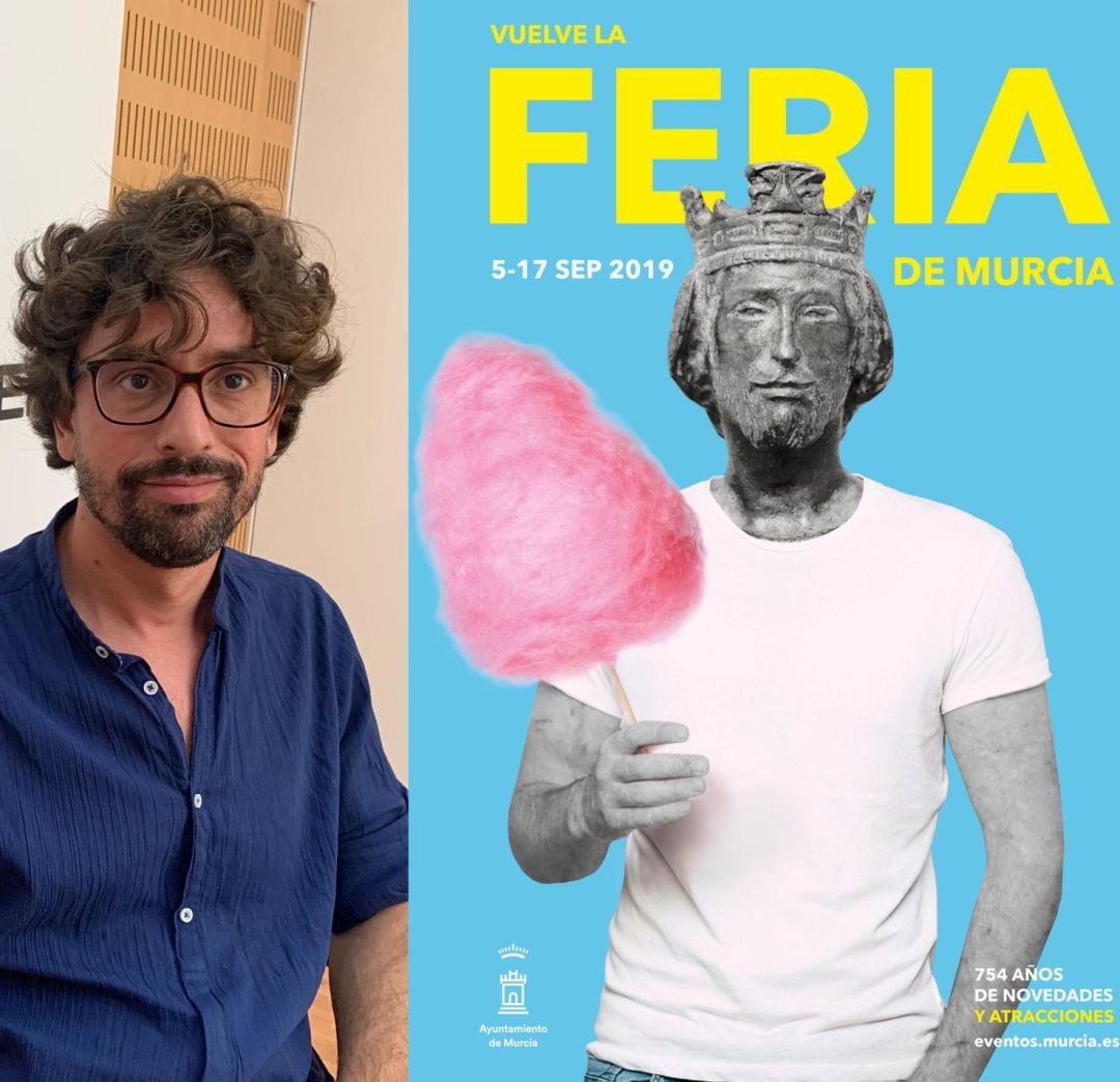 Juanma Soriano, creativo de Portavoz, junto a uno de los carteles de la Feria de Murcia 2.019