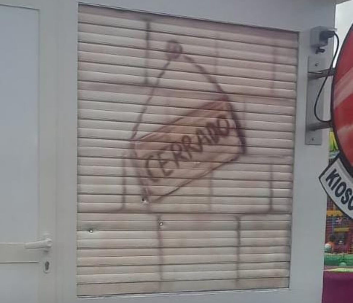 Imagen en la que se pueden apreciar los impactos de los disparos