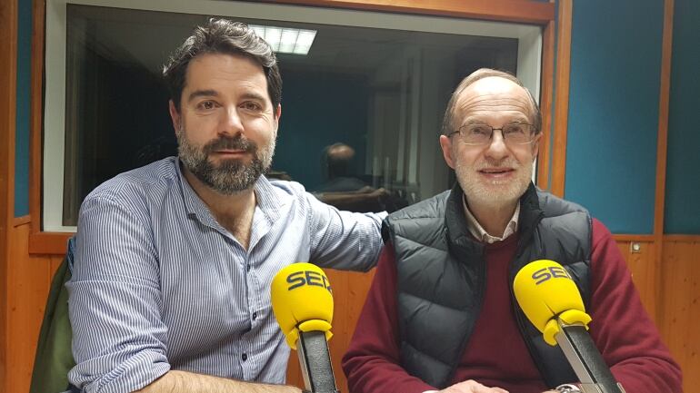 Román San Emeterio y José Antonio Cagigas en el estudio de la Ventana  