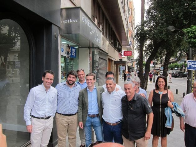 Teodoro García, junto a Fernando López Miras, Pablo Casado y Jesús Cano.