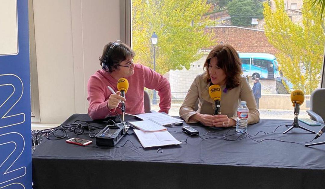 Paco Auñón, director de Hoy por Hoy Cuenca, entrevista a Blanca Fernández, consejera de Igualdad de Castilla-La Mancha.