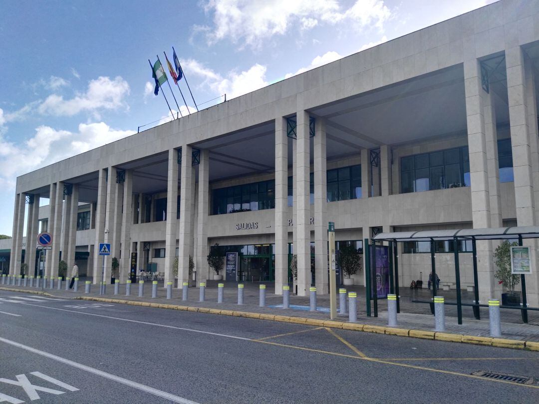 Fachada del aeropuerto de Jerez