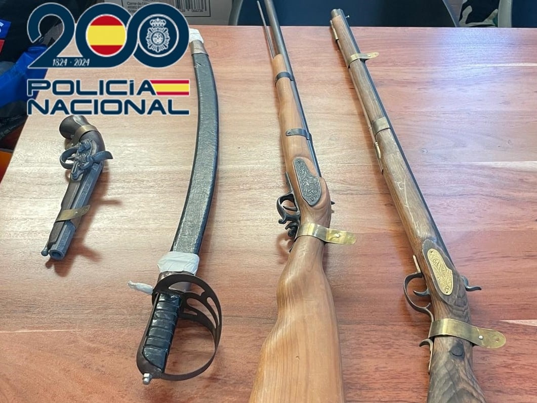 Armas que el fugitivo británico poseía en un chalé del municipio valenciano de Torrent