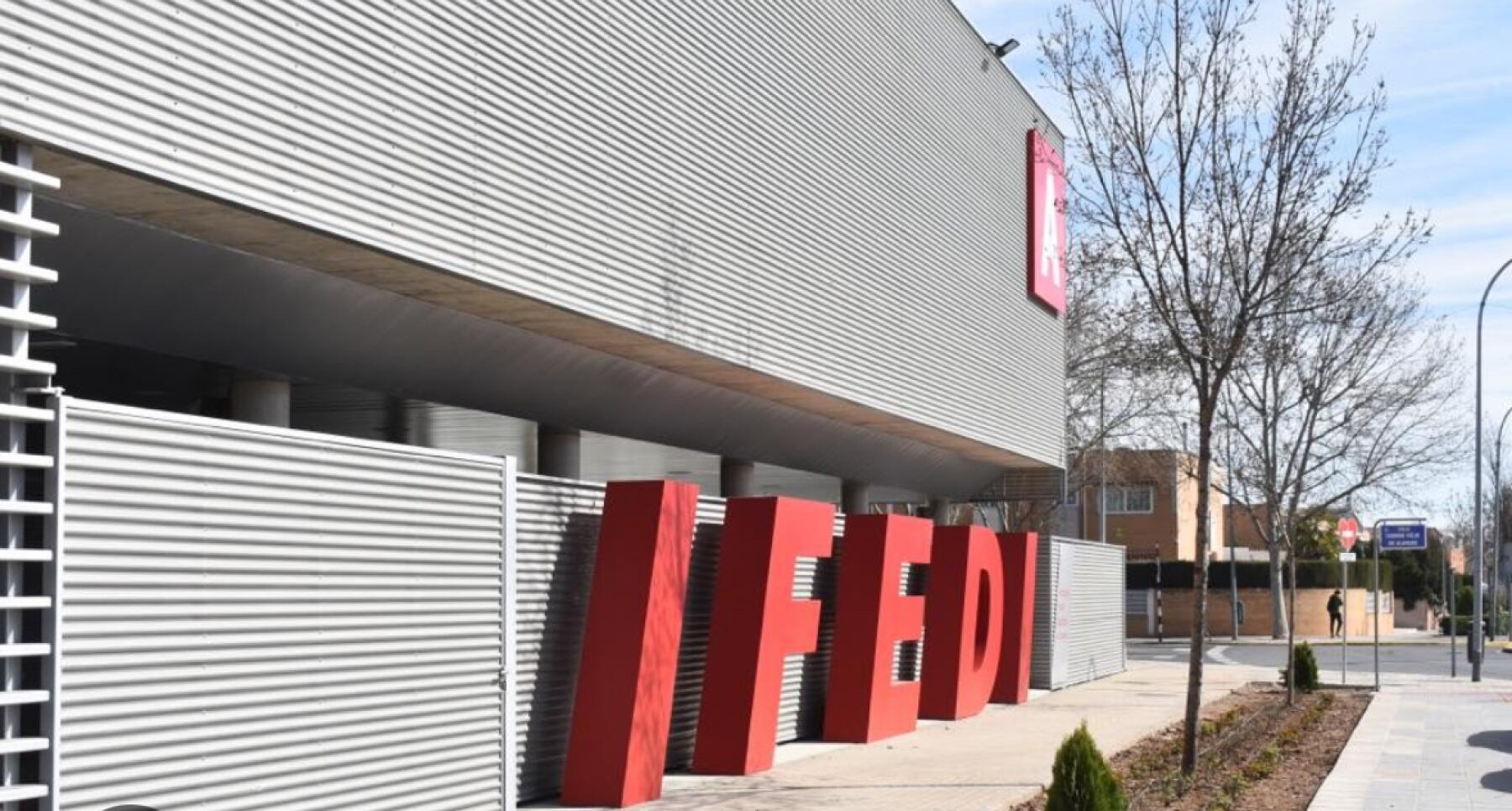 Fachada de IFEDI en Ciudad Real donde se centralizan las recogidas de los Ayuntamientos de la provincia