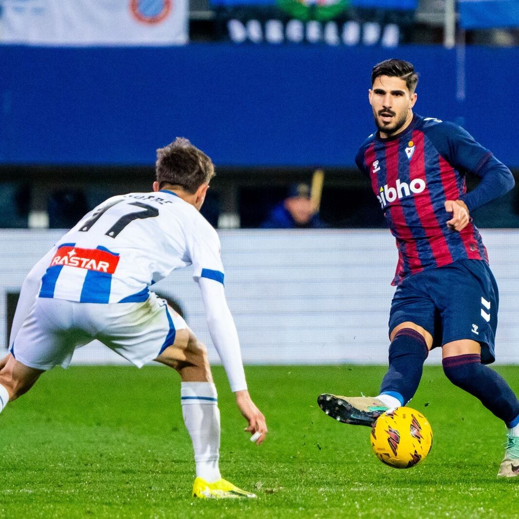 El Eibar encajó dos goles en el descuento y perdió los tres puntos ante el Espanyol