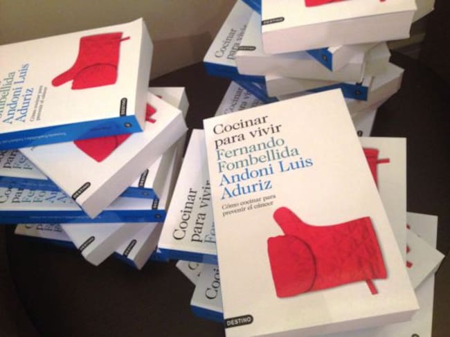 Una frase de Platón precede al texto de Aduriz y Fombellida: "El que aprende y aprende y no practica lo que sabe, es como el que ara y ara y no siembra".