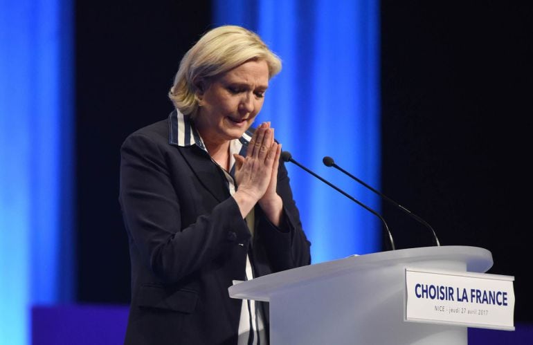 Marine Le Pen candidata del Frente Nacional durante un discurso en Niza, Francia.