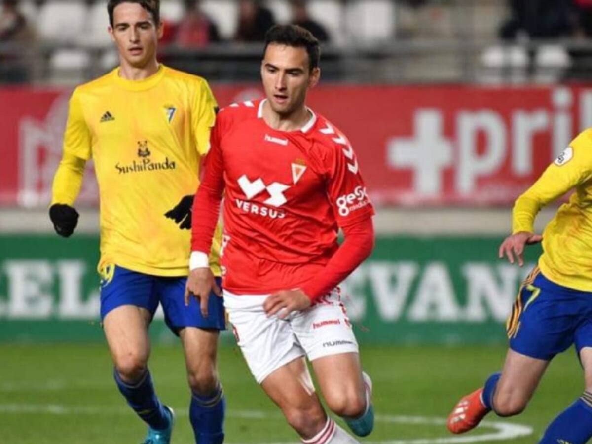 Real Murcia y Alcorcón se aproximan para cerrar el acuerdo por Juanma Bravo