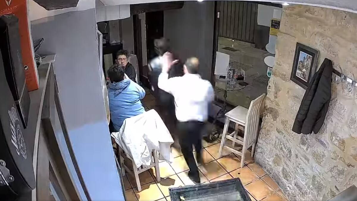 Las cámaras de seguridad captan en vídeo un intento de robo en un restaurante de Úbeda