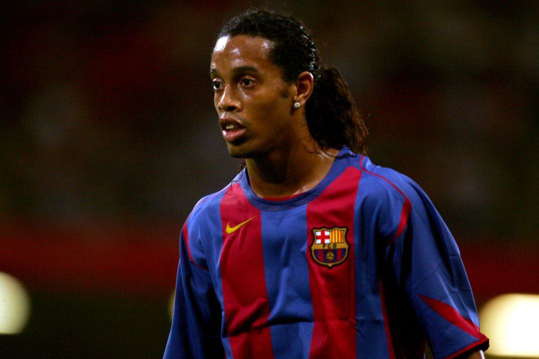 Ronaldinho, en un partido con el Barcelona