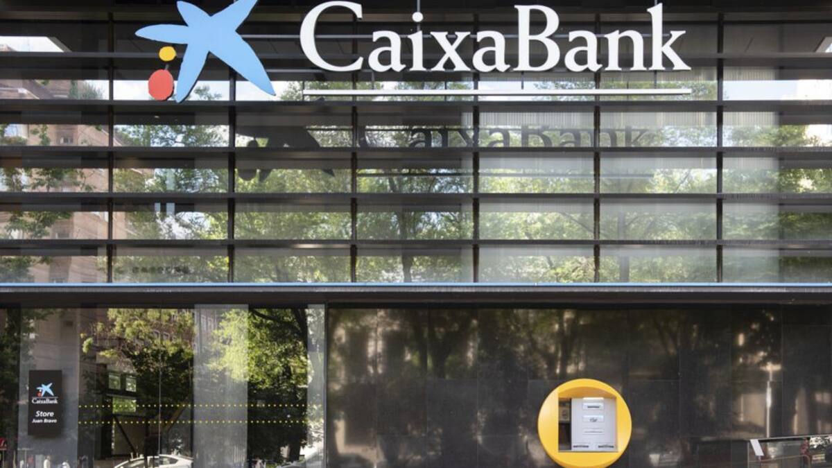 Consumidores y trabajadores de las Islas, preocupados por la fusión de Bankia y CaixaBank