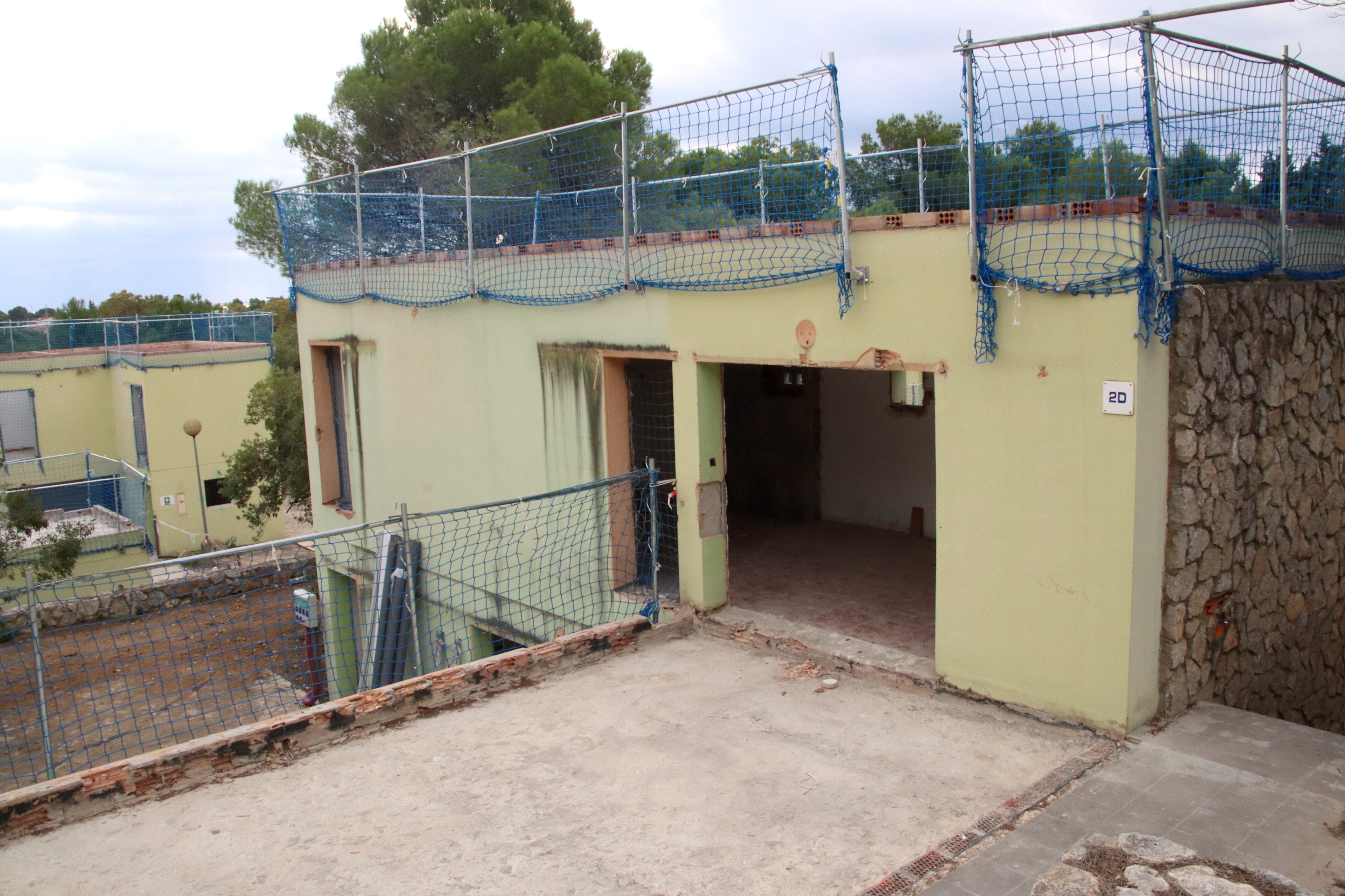 Imatge de la construcció de l'alberg