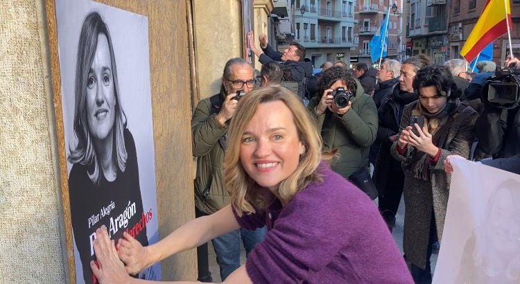 Pilar Alegría iniciando la campaña electoral en Teruel