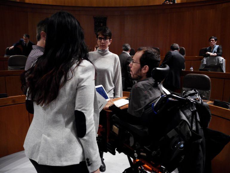 Pablo Echenique y Violeta Barba, diputados de Podemos