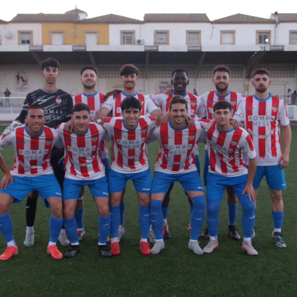 La UD Morón CF vence 3-0 al Dos Hermanas CF y encadena seis jornadas sin perder