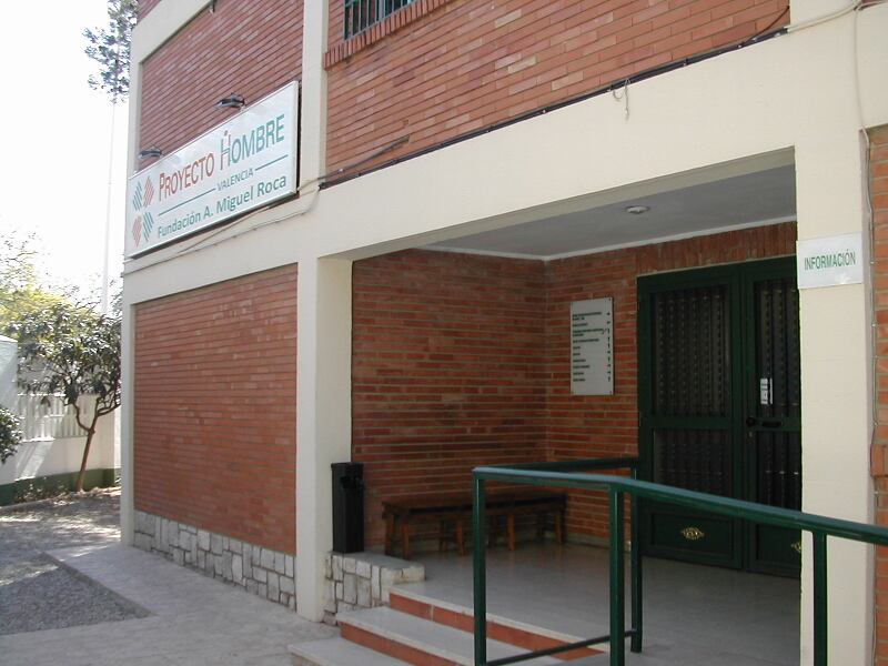 Fachada del centro de Proyecto Hombre