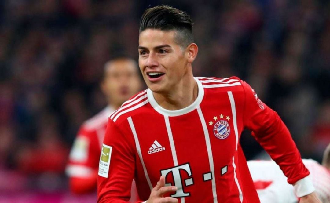 James celebra un gol con el Bayern