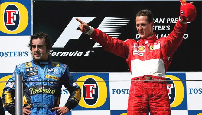 El piloto alemán, en una imagen correspondiente al GP de San Marino de 2006 en el que se impuso y Fernando Alonso logró la segunda posición.