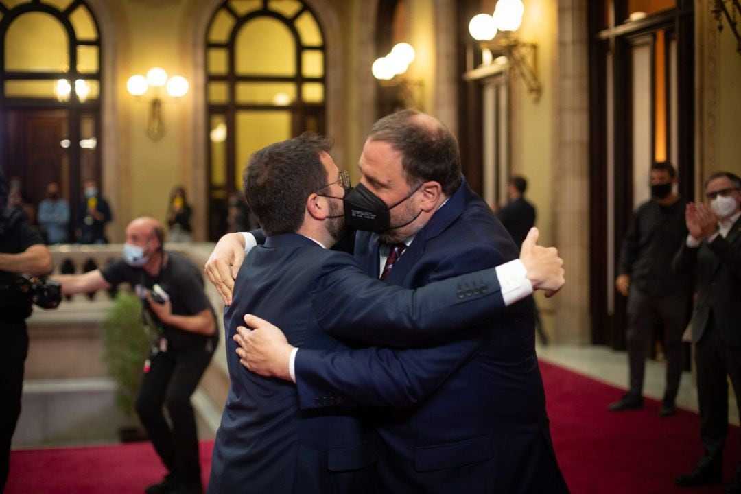 El presidente del Gover, Pere Aragonès, y el presidente de ERC, Oriol Junqueras