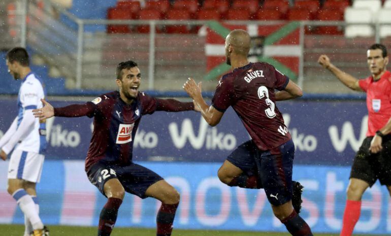 El jugador del Eibar Alejandro Gálvez celebra tras marcar el primer gol ante el Leganés.