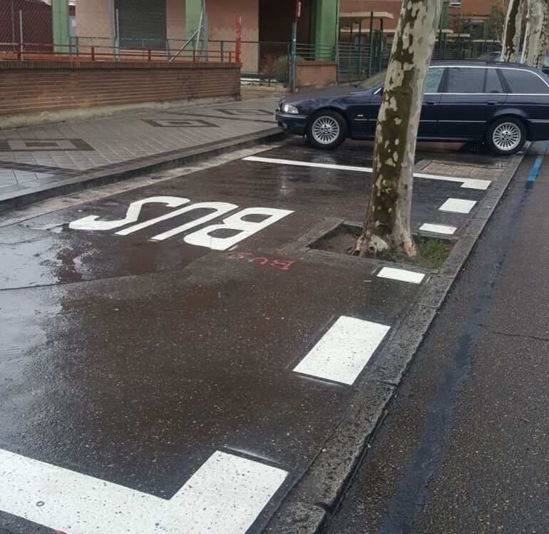 Señalización de la futura parada de los autobuses urbanos