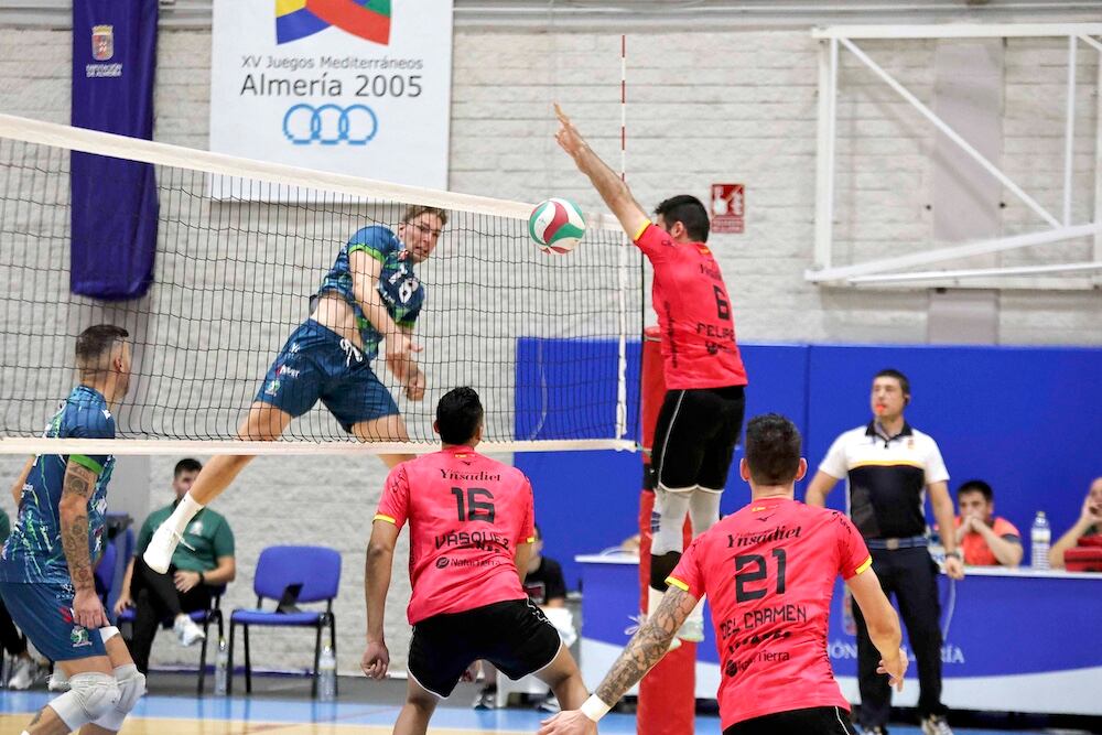 Por su polivalencia y potencial atacante, en las dos jornadas hasta el momento ha salido a pista como opuesto.