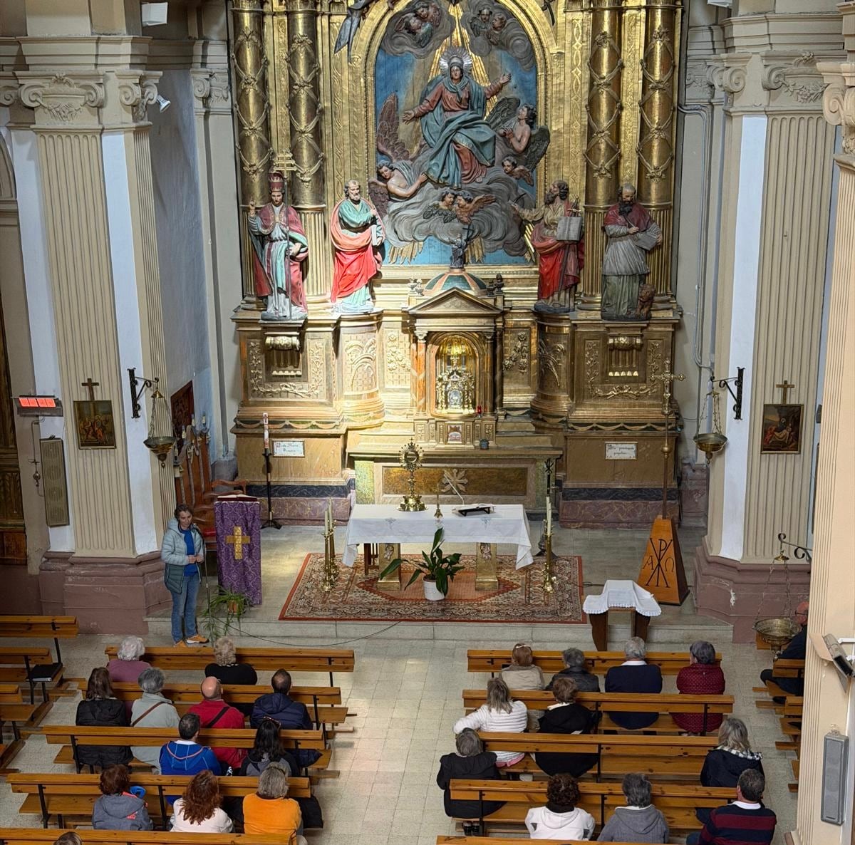 Asoleo en el altar mayor de la iglesia de Biscarrués