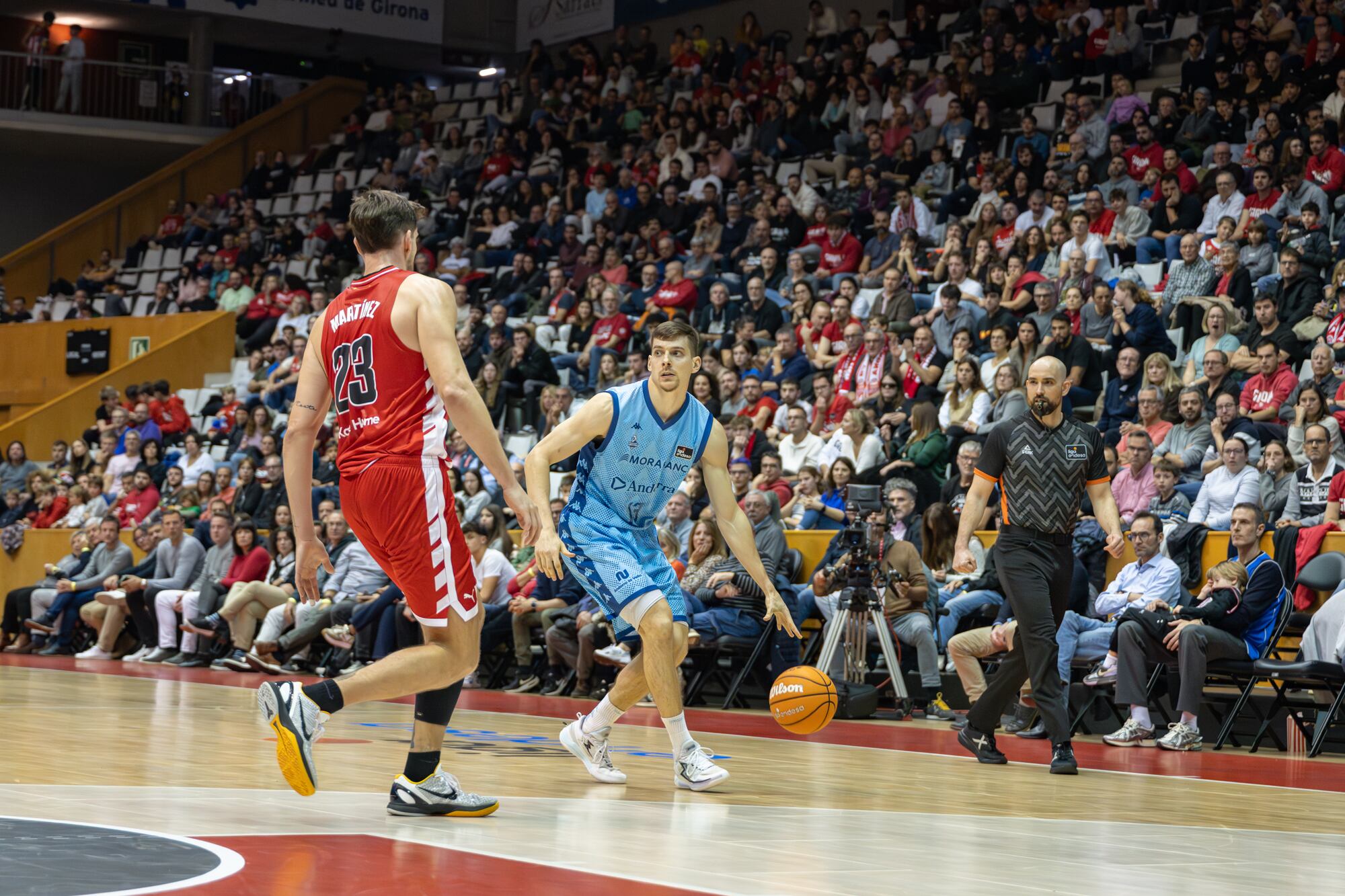 Chumi Ortega conduïa la possessió en el partit d'anada a Fontajau