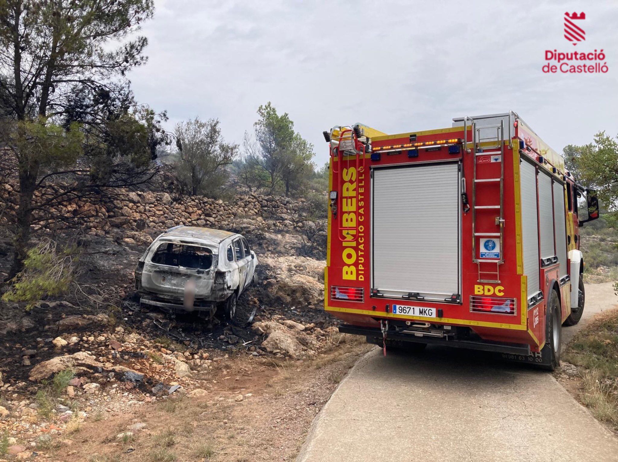 Hallan el cadáver de una persona en el interior de un vehículo incendiado en Castellón