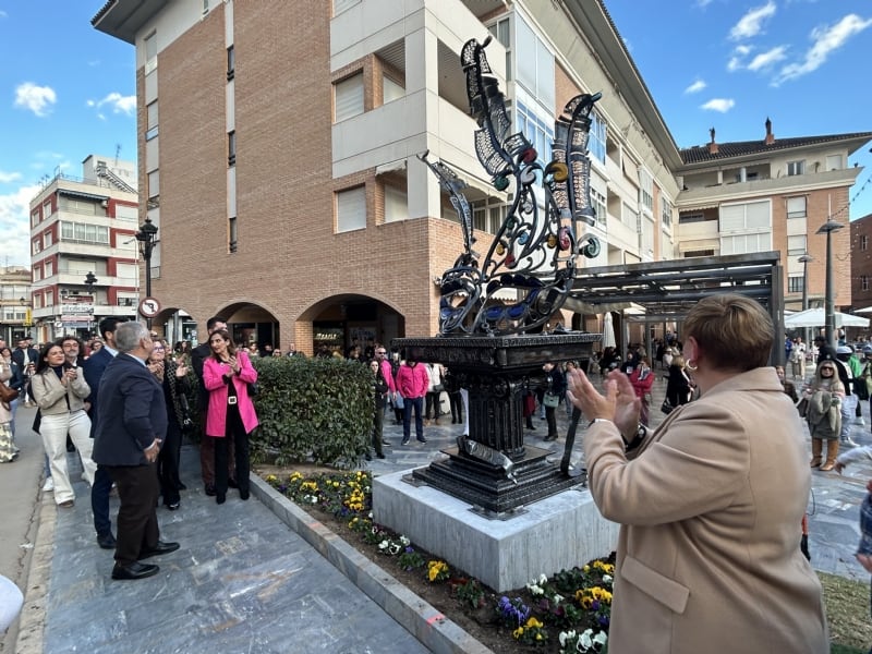 Totana inaugura su monumento al Carnaval.