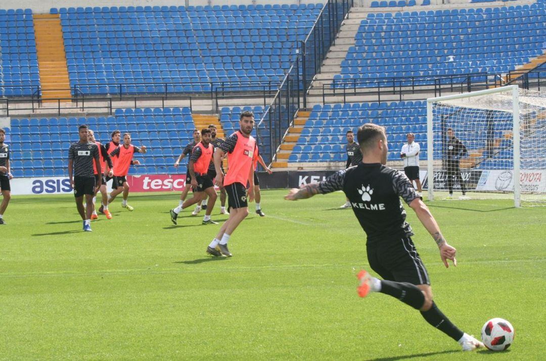 Entrenamiento del equipo, en el Rico Pérez