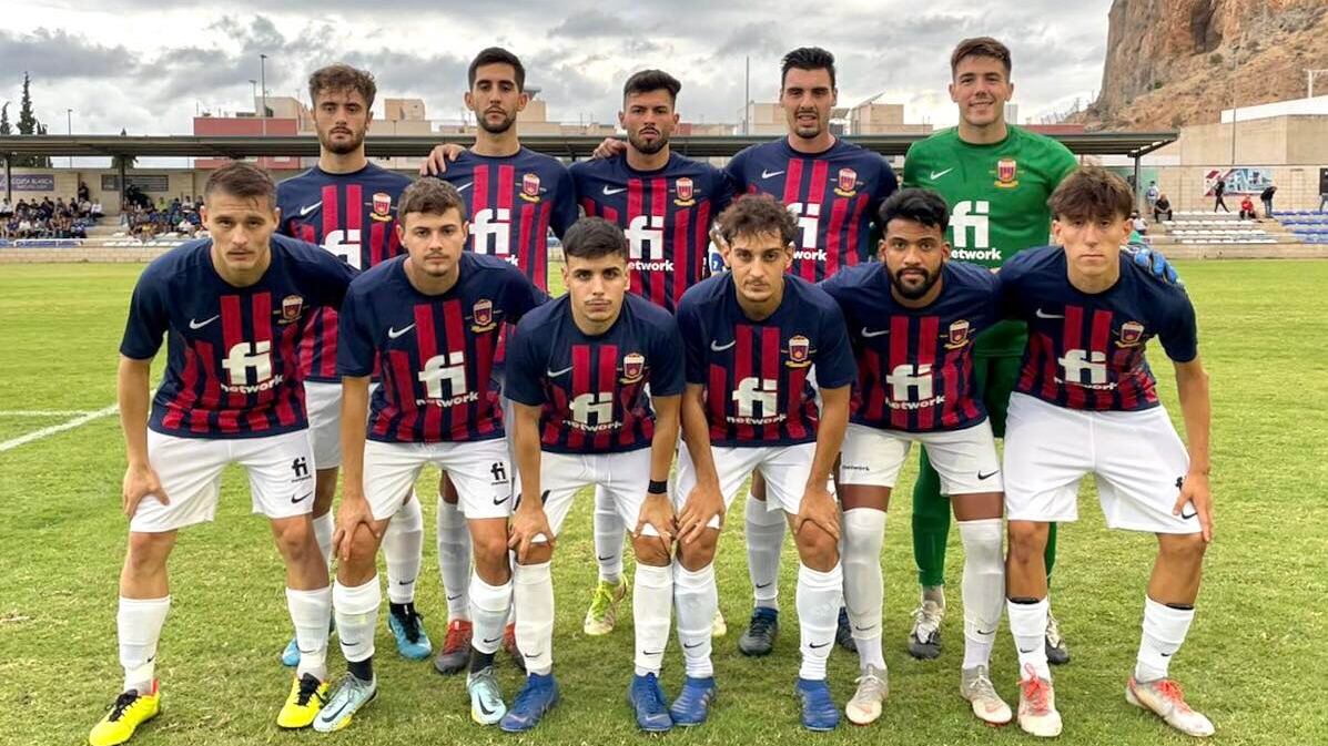 El Eldense B se encontró con un rival que mira al ascenso