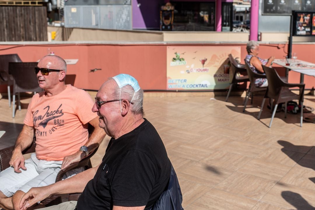 Terraza de un bar en Benidorm en mayo de 2020