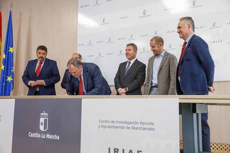 Firma del protocolo del Centro Tecnológico del Huevo de Marchamalo