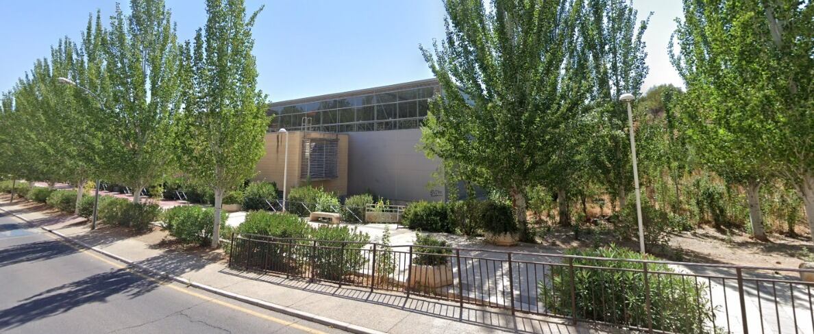 El plazo de ejecución es de 6 meses con un año de garantía