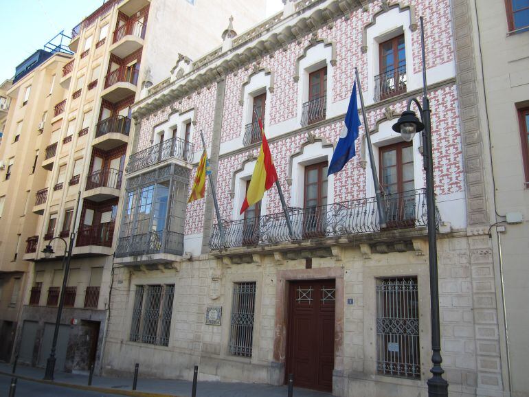 Fachada del Ayuntamiento de Crevillent