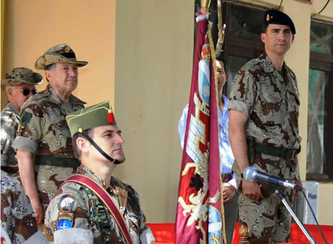 El Príncipe de Asturias visita a las tropas españolas que operan en la base militar de Qala i Nau en Afganistán