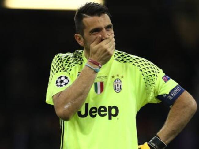 Buffon no se podía creer que había vuelto a caer en una final de la Champions League por tercera vez