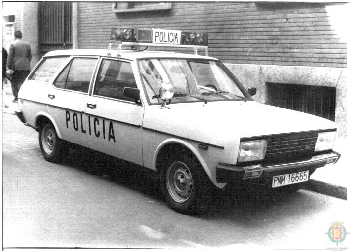 Patrulla de la Policía Nacional, conocido popularmente como &#039;lechera&#039; por su color blanco