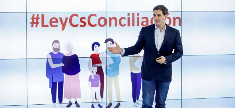 El presidente de Ciudadanos, Albert Rivera, durante la presentación de la Ley de Conciliación, Igualdad y Apoyo a las Familias elaborada por el partido, este jueves en Madrid