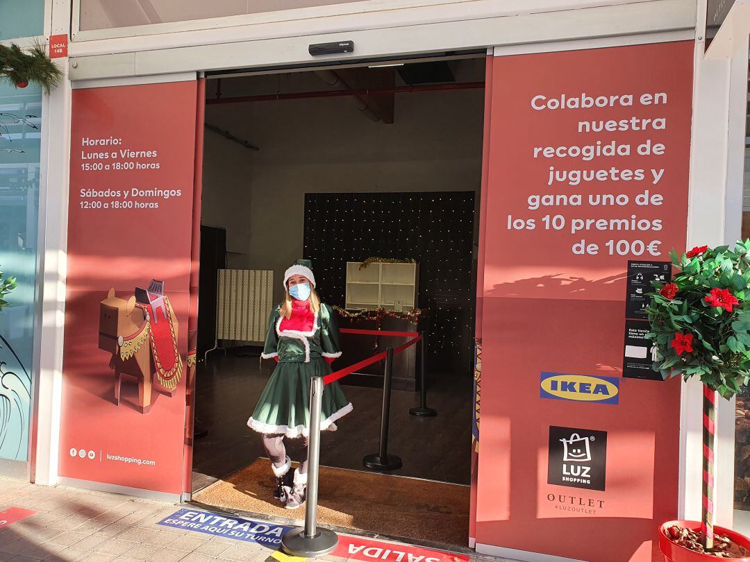 Recogida de juguetes en el centro comecial