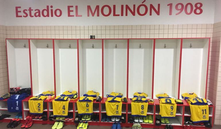 Vestuario del Alcorcón en el Estadio de "El Molinón"