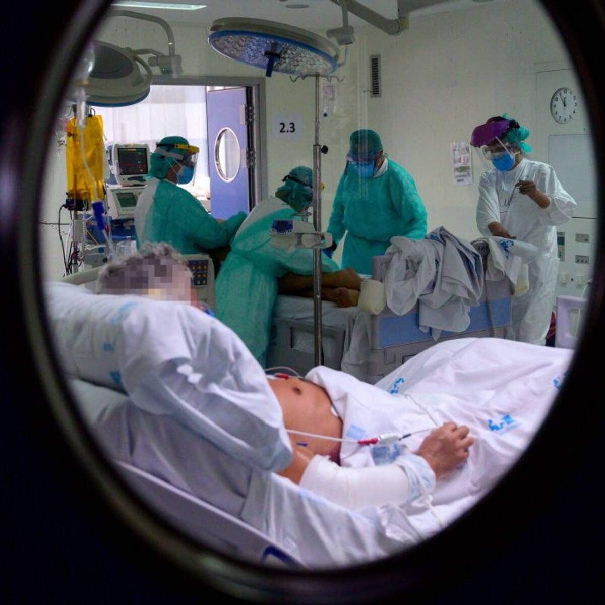 Asturias alcanza los 100 hospitalizados en UCI en otra jornada de descenso de nuevos casos