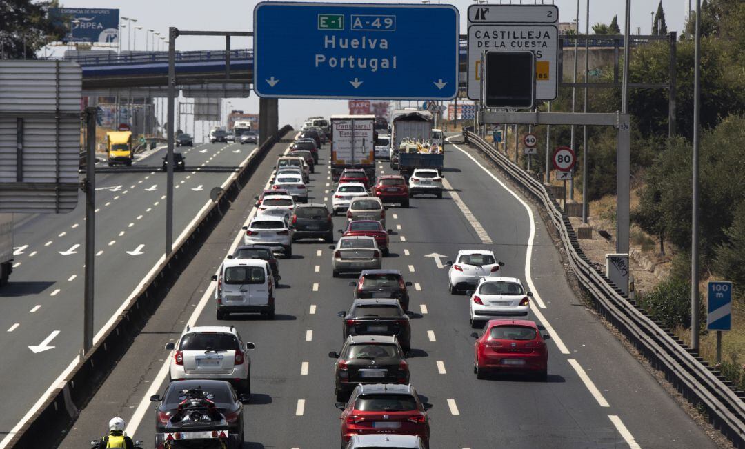 La autovía A-49 sentido Huelva-Portugal. A 27 de agosto de 2021. La Dirección General de Tráfico (DGT) ha puesto en marcha la operación especial de tráfico &#039;Retorno del Verano&#039;.