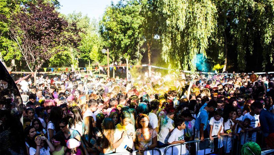 Imagen de archivo de una de las fiestas holi celebradas en Aranda