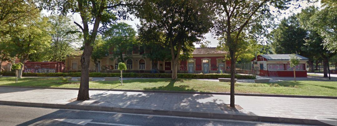 Fachada de la antigua estación de ferrocarril de Ciudad Real en la línea Ciudad Real - Badajoz