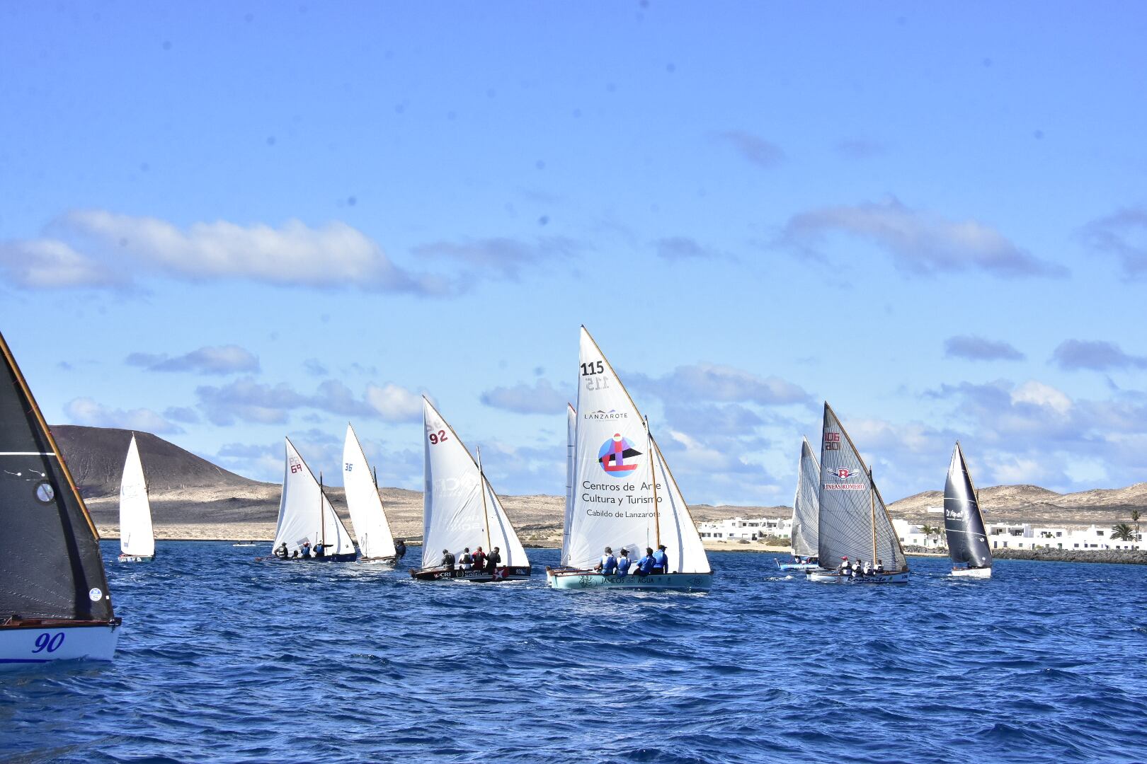 Participantes en el V Encuentro de Vela Latina Isla de La Graciosa – Trofeo Fundación Líneas Romero.