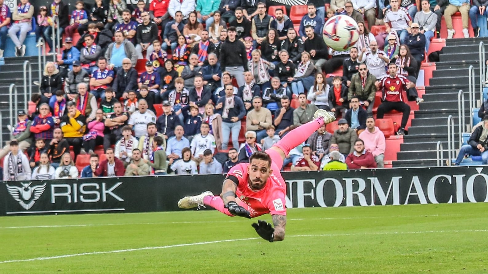 Ian Mackay se marcha del Eldense