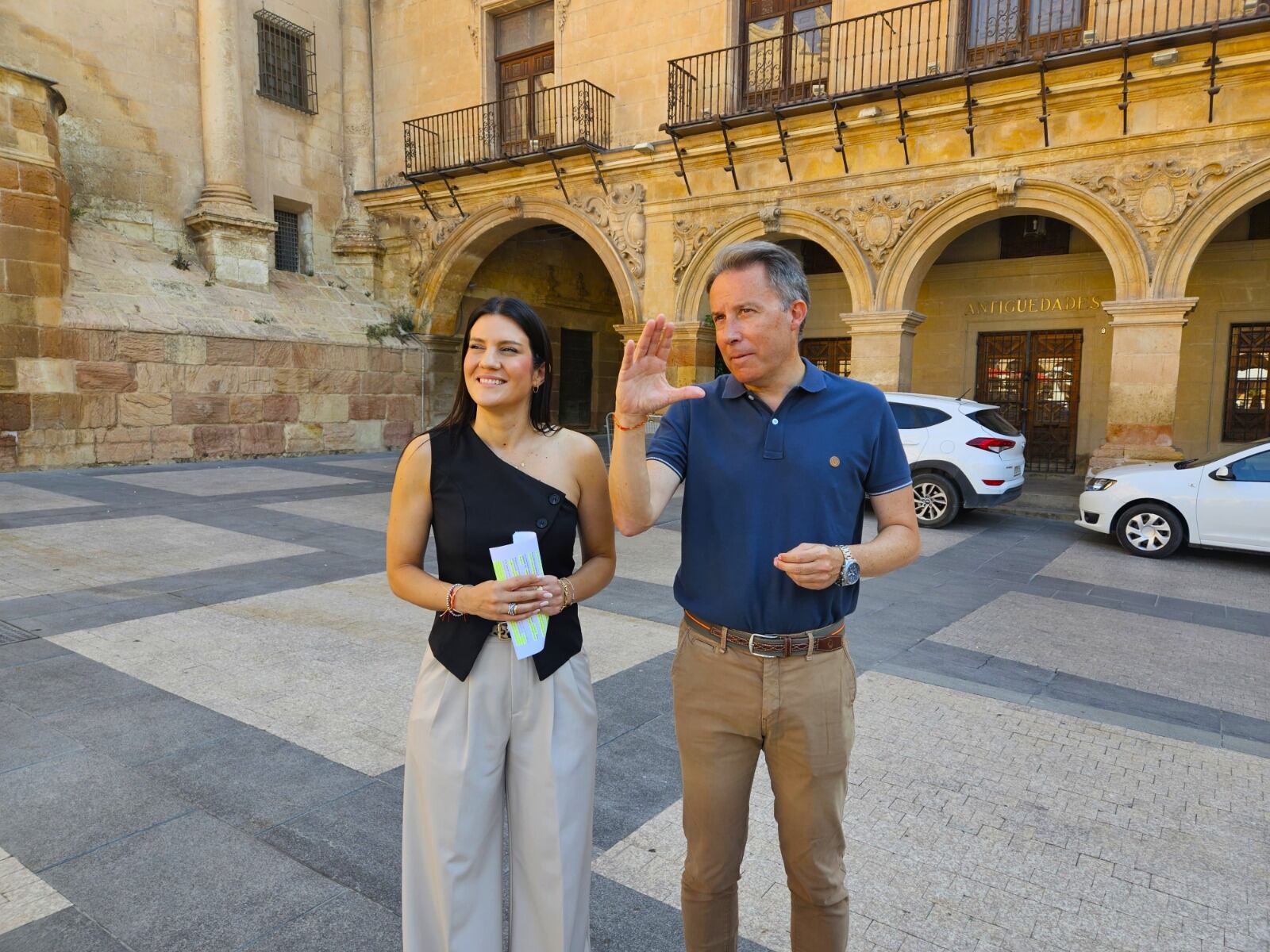 María Hernández, concejala de Movilidad y Fulgencio Gil, alcalde de Lorca
